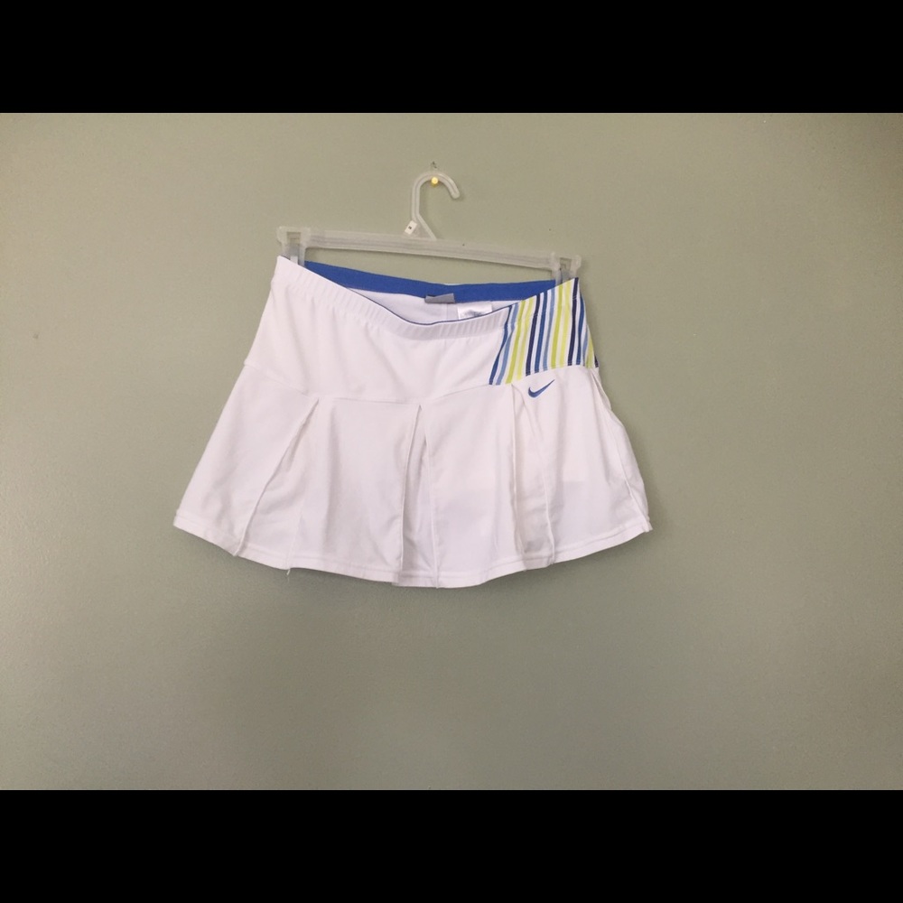 Adorable White Nike Dri-Fit Pleated tennis skort!